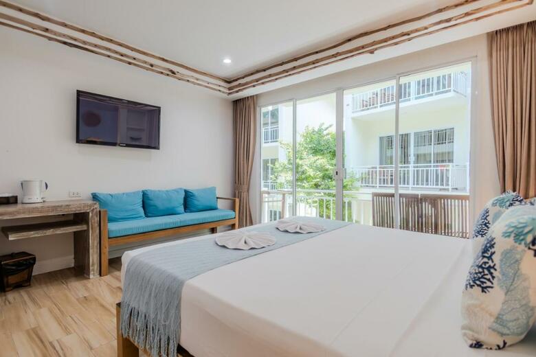 Hotel Ark Bar Beach Resort
