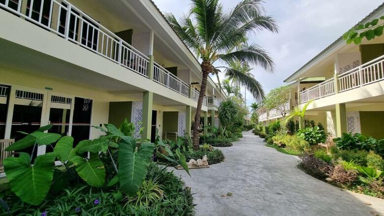 Hotel Ark Bar Beach Resort