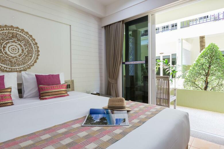 Hotel Ark Bar Beach Resort