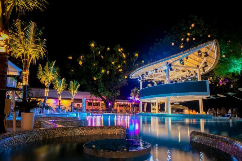 Hotel Ark Bar Beach Resort