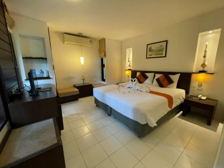Hotel Evergreen Resort