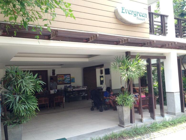 Hotel Evergreen Resort