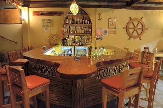 Captain S Lodge And Bar