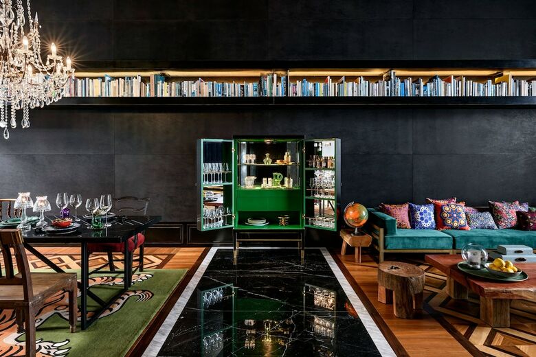 Hotel The Library