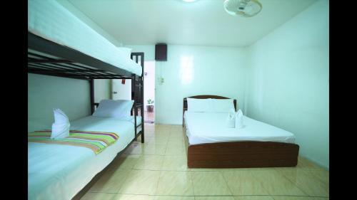 Hostal Tams Guesthouse