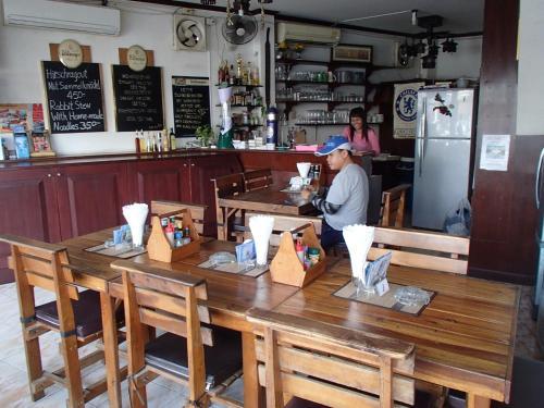 Hostal Tams Guesthouse