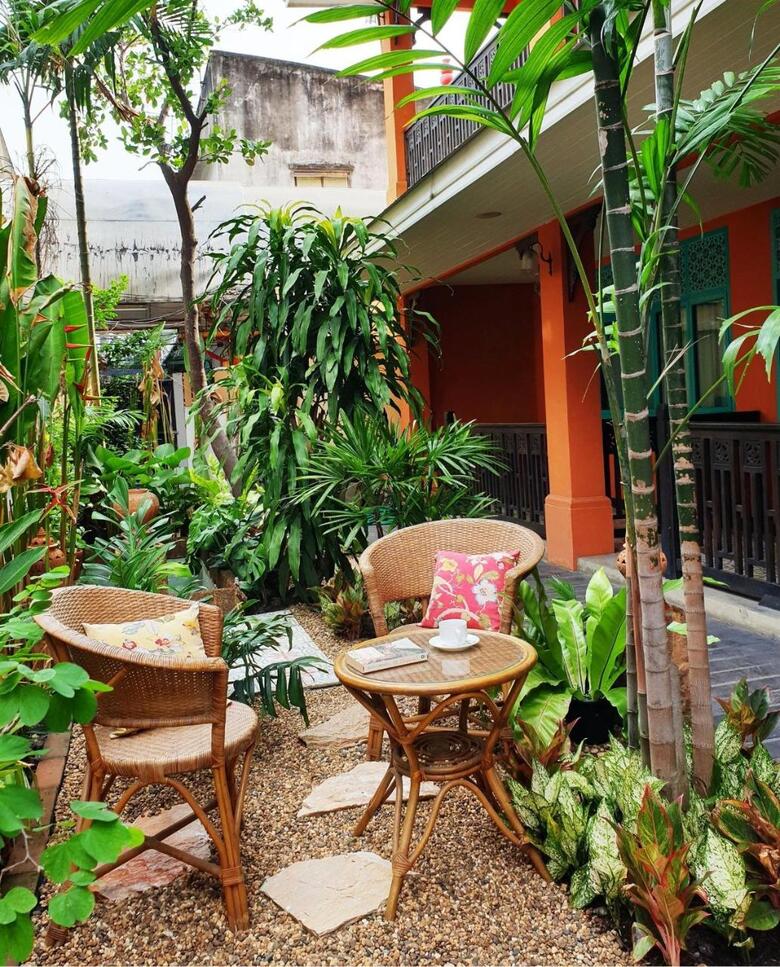 Focal Local Bed & Breakfast