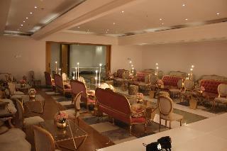 Hotel Makeen Homes By Warwick