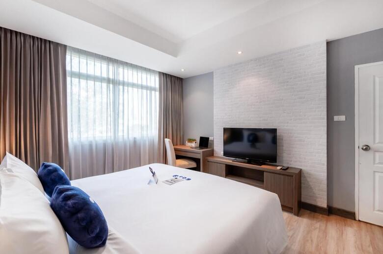 Bed & Breakfast Demeter Residences Suites
