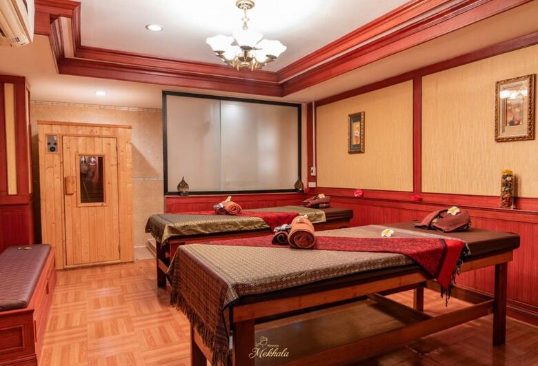 Hotel Tara Lake