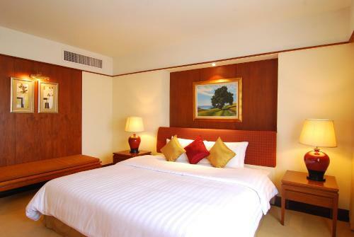 Hotel Pantip Suites