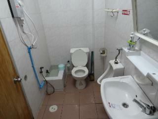 Khaosan River Inn Hostel