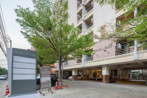Apartamentos Gems Park