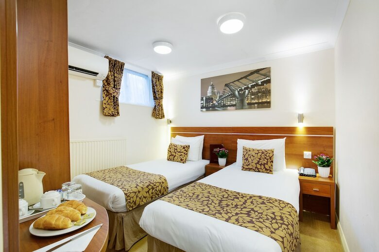 Hotel Queens Park