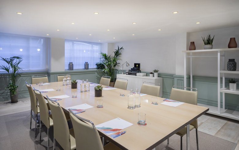 Melia White House Hotel