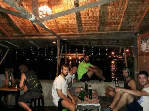 Hostal Phiman Riverview Guesthouse