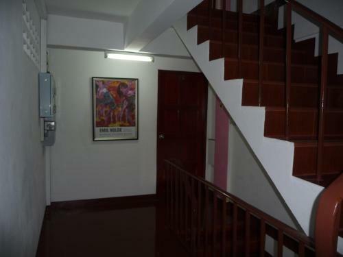 Hostal Apartment Khun Noy
