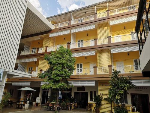 Sri Krungthep Hotel