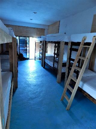 Hostal Macarena Hotel & Hostel