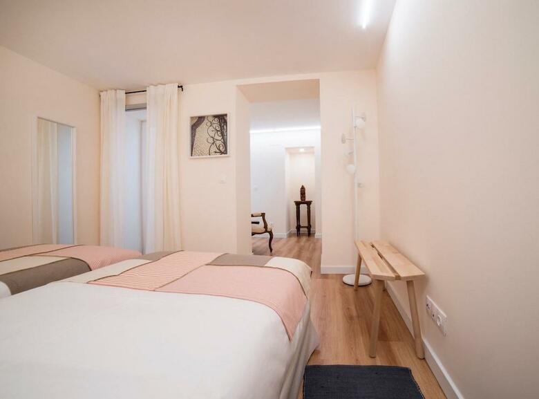 Lis Apartments