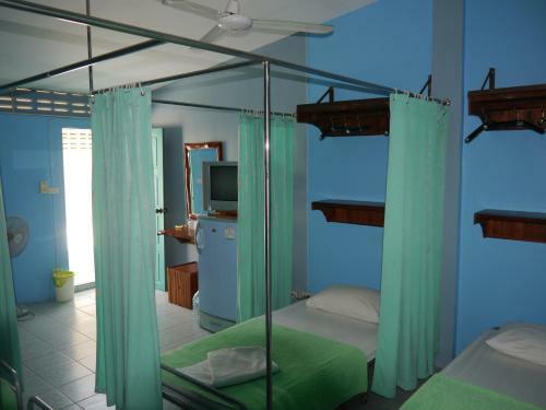 Hostal Dive Den