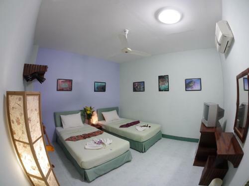 Hostal Dive Den