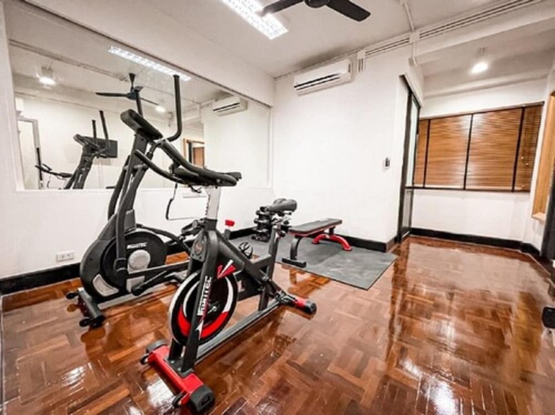 99 The Gallery Hotel