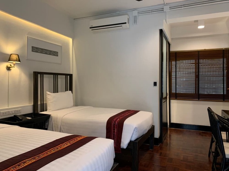99 The Gallery Hotel