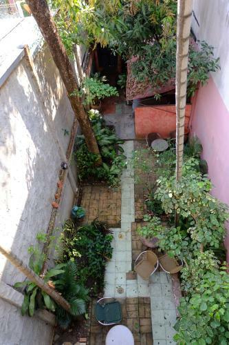 Hostal Pim Bed & Breakfast