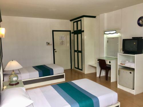 Highway Hotel