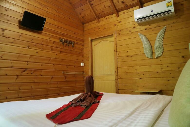 Hotel Log Home Boutique