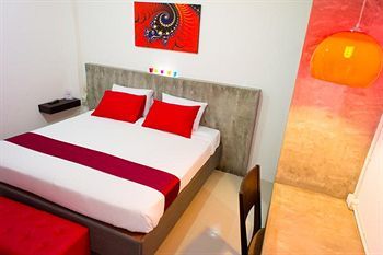 7 Days Hotel
