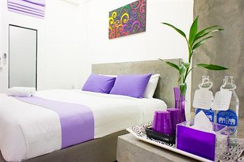 7 Days Hotel