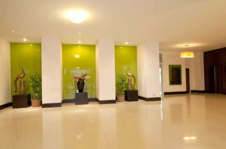 B2 Premier Hotel & Resort