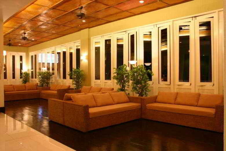 B2 Premier Hotel & Resort