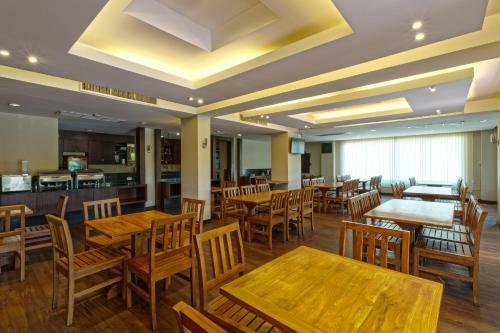 Poonpetch Hotel