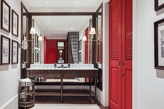 Hotel 137 Pillars House