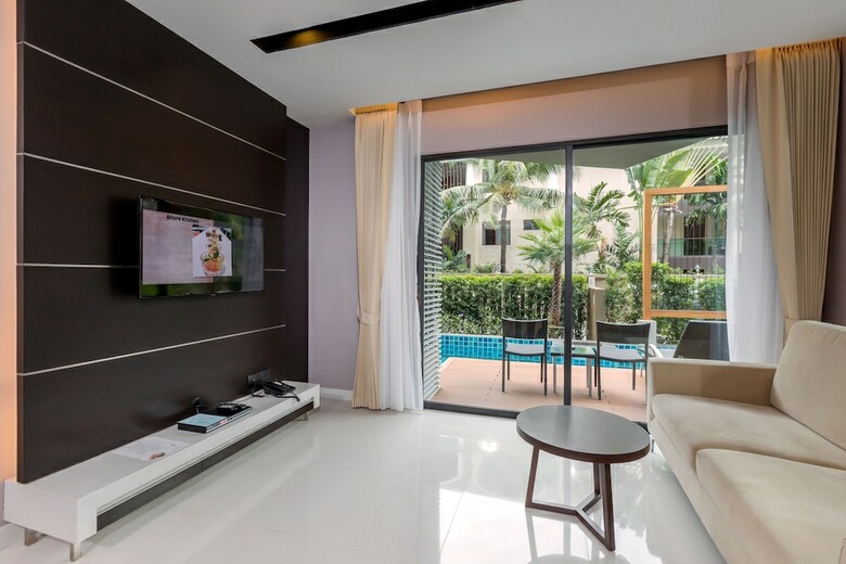 Hotel The Charm Resort Phuket