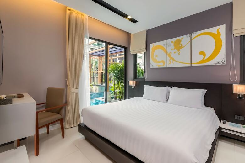 Hotel The Charm Resort Phuket