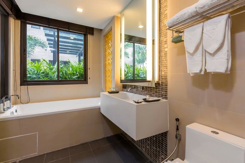 Hotel The Charm Resort Phuket