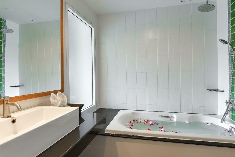 Hotel The Three By Apk