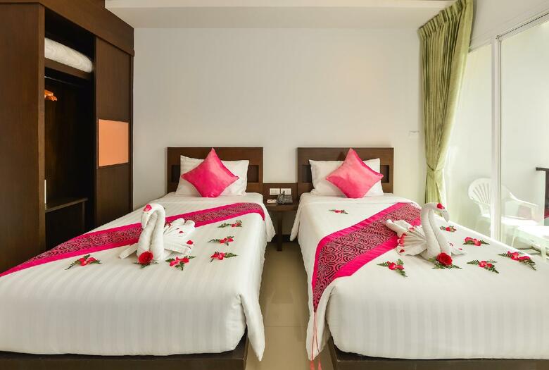 Hotel The Three By Apk