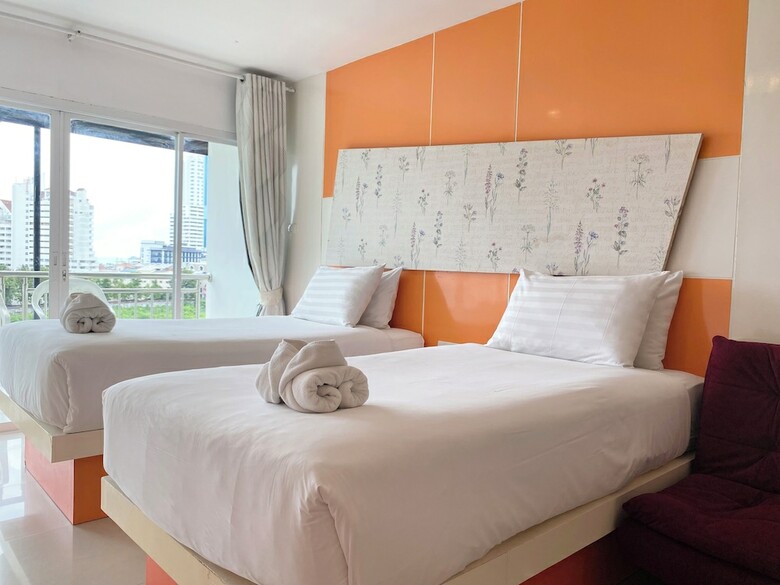 Hotel Patong Holiday