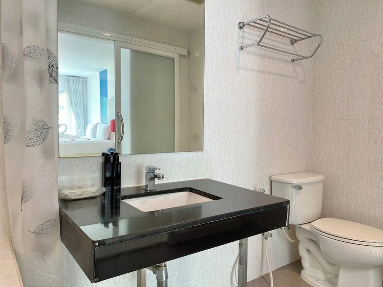 Hotel Patong Holiday