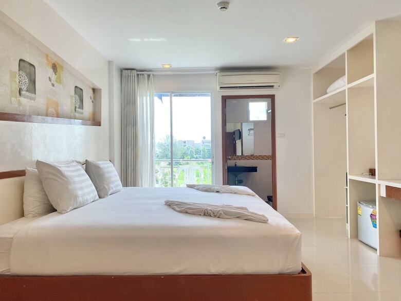 Hotel Patong Holiday