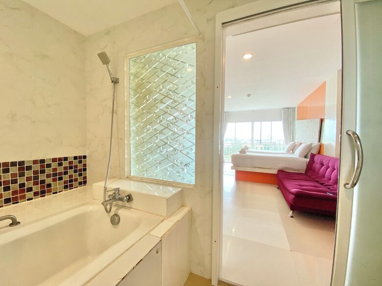 Hotel Patong Holiday