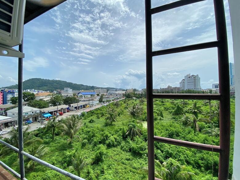Hotel Patong Holiday