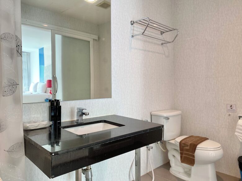 Hotel Patong Holiday