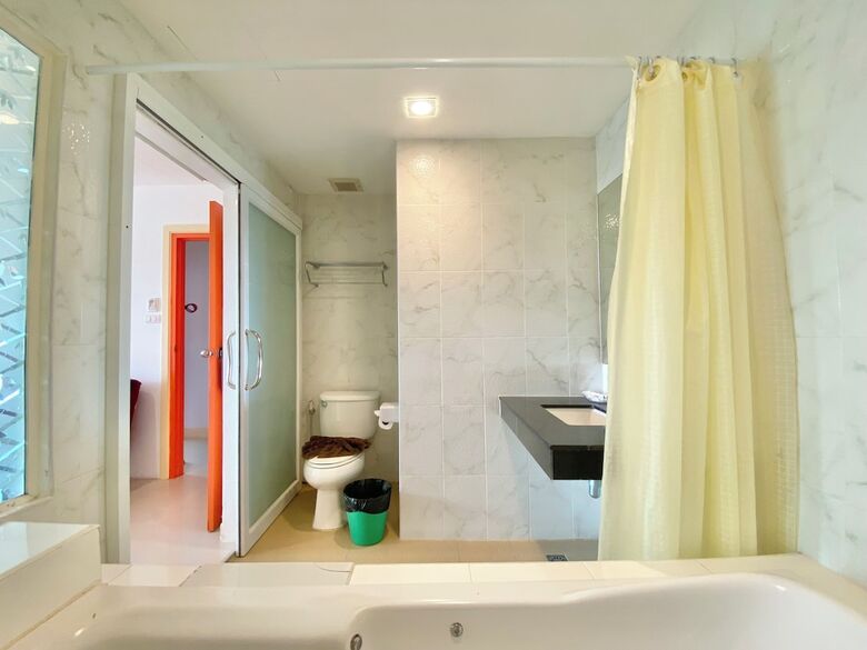 Hotel Patong Holiday