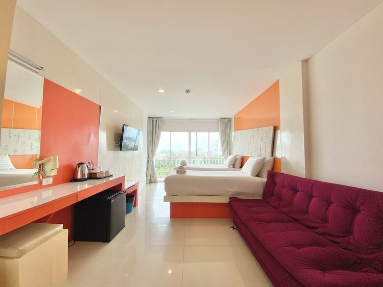 Hotel Patong Holiday